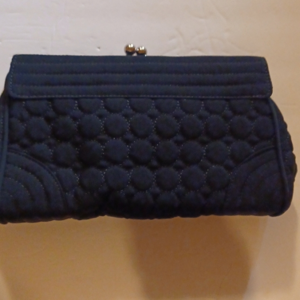 NWT VERA BRADLEY BLACK KISS 💋 LOCK CLUTCH WITH GOLD CHAIN STRAP